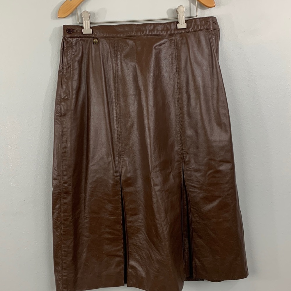 Vintage Etienne Aigner Genuine Leather Skirt side zip button Brown Size 10 - Picture 1 of 17